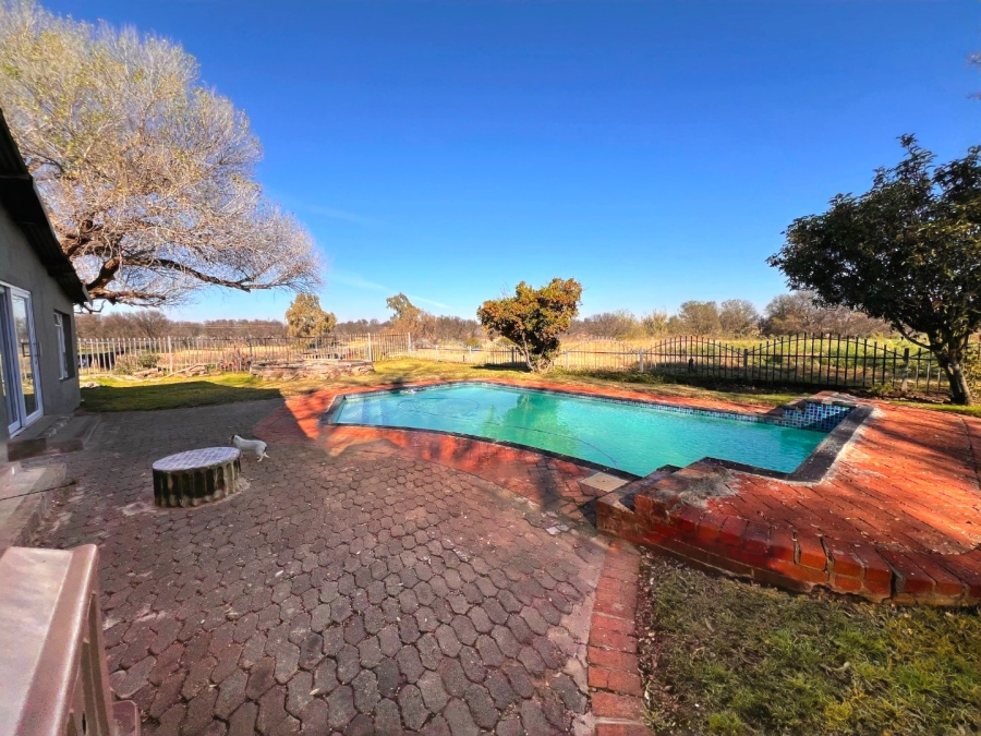 Commercial Property for Sale in Vallombrosa Free State